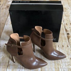 Izabella Rue Stiletto Booties!